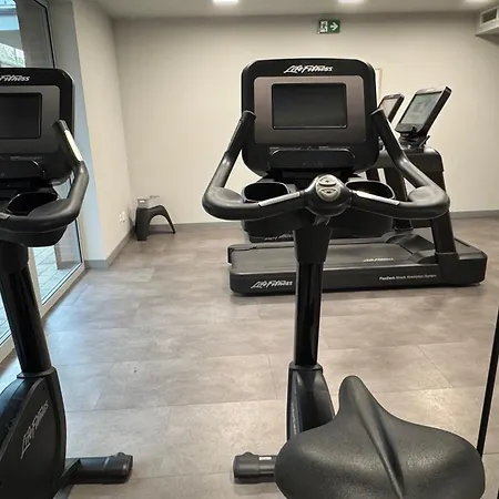 Scandi, Basen & 아파트 레왈