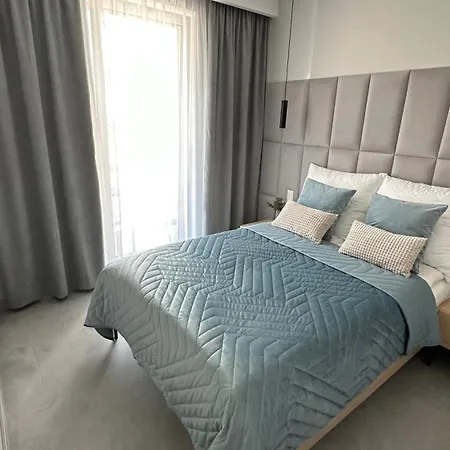 アパート Scandi, Basen & レバル