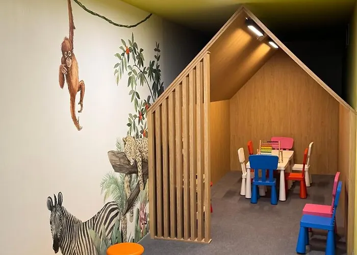 Scandi, Basen & * רבאל