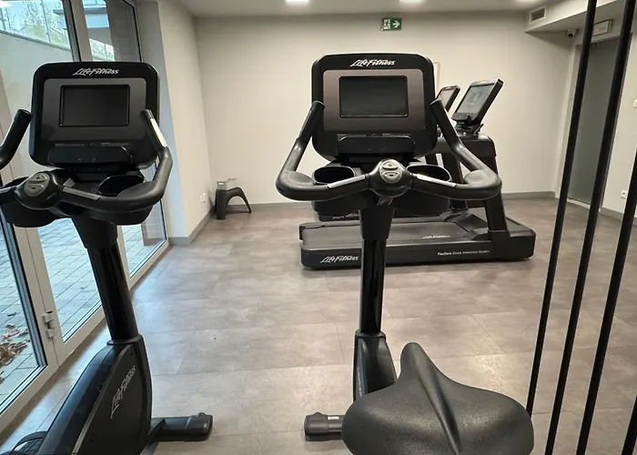 Scandi, Basen & דירה רבאל