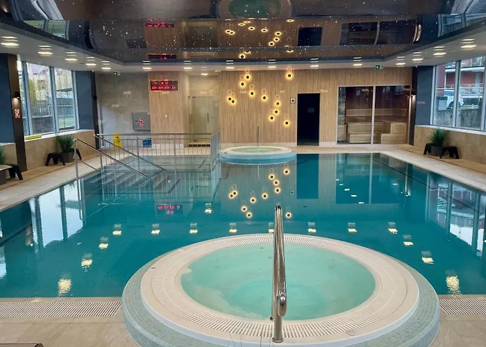 Scandi, Basen & 레왈