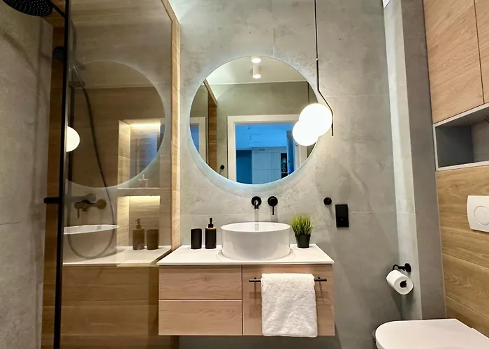 Scandi, Basen & רבאל