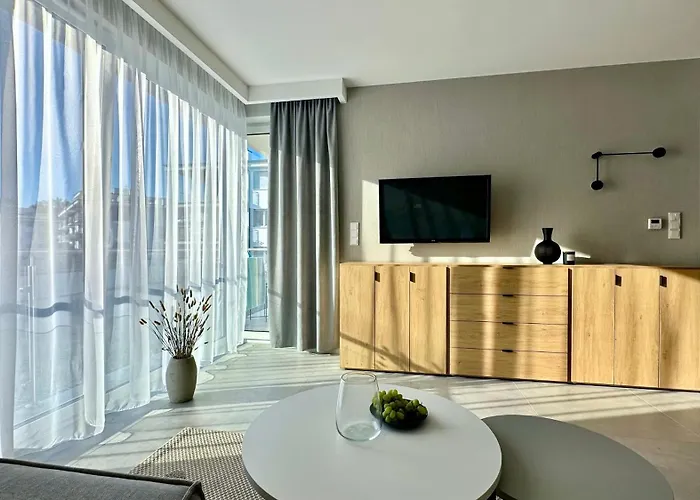 Scandi, Basen & * רבאל